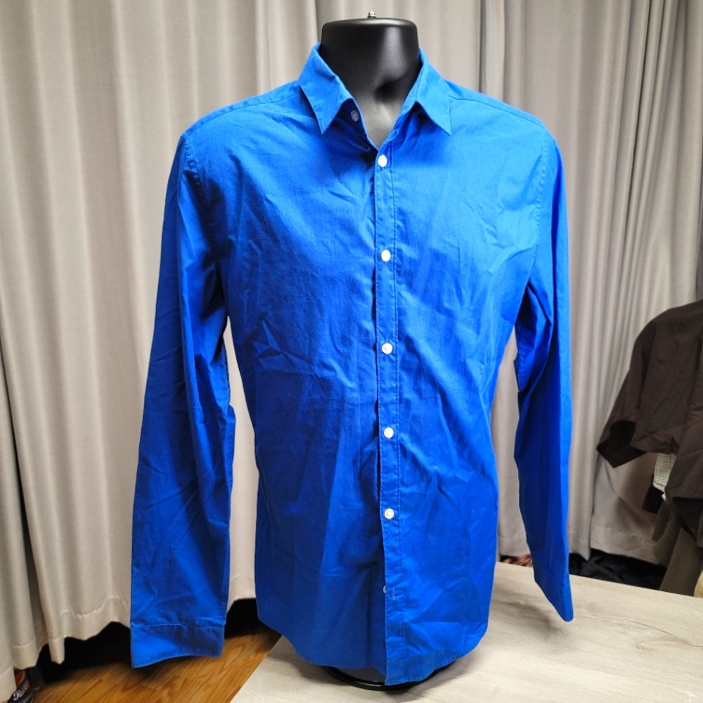 H&M Easy Iron dress slim fit shirt. Medium Size  Blue.